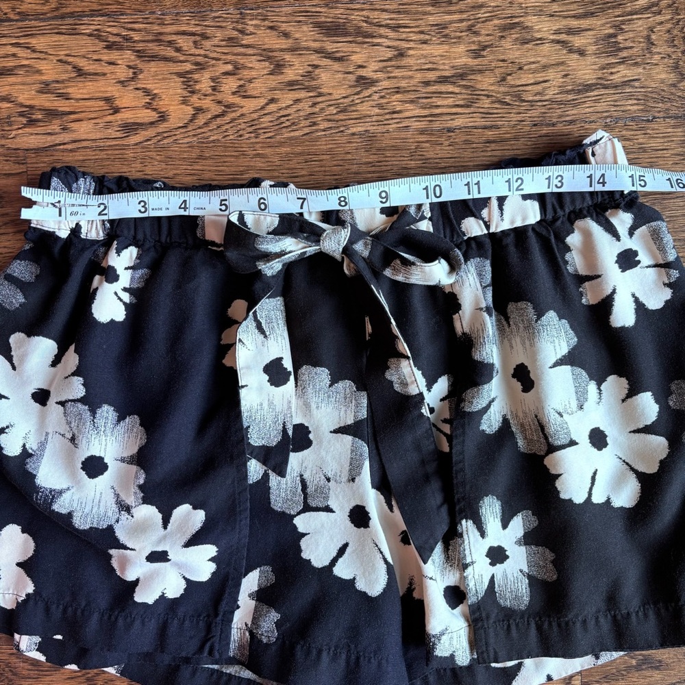 Madewell Black Floral Tie-Waist High-Rise Shorts Size Medium Flowy Boho Summer - Picture 5 of 7